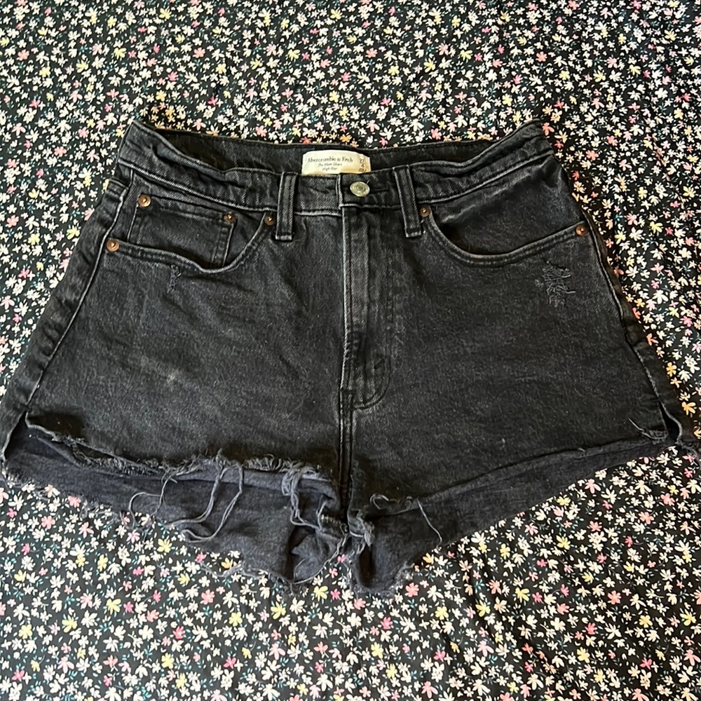 Abercrombie and Fitch The Mom High Rise Curve Love shorts 27